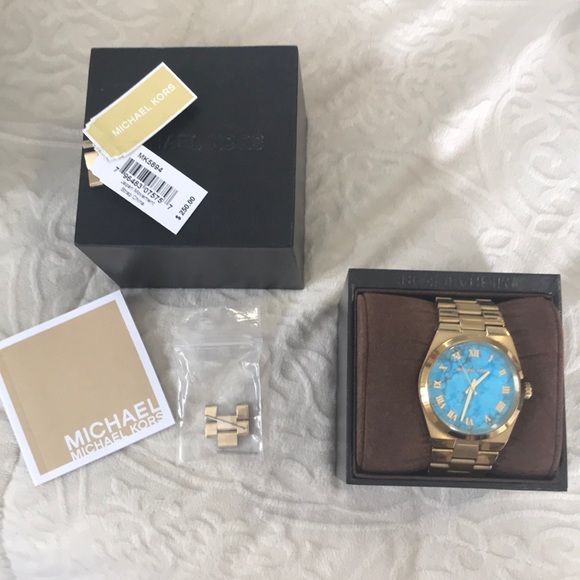 Watch - Picture 2 of 3